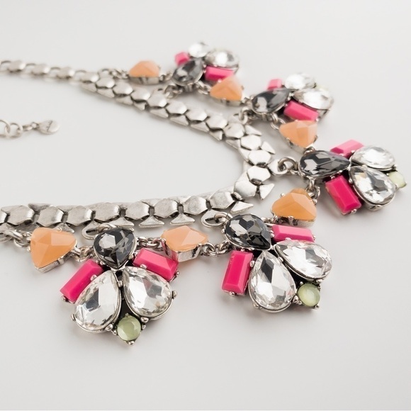 Stella & Dot Callie Statement Necklace Crystal Rhinestone Floral Silver Tone - Picture 9 of 15